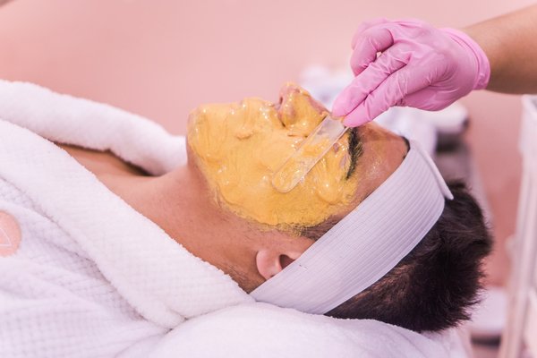 Comment faire un masque capillaire nourrissant avec de la banane et du miel ?