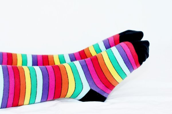 Quelles sont les meilleures astuces pour porter des chaussettes apparentes avec style?